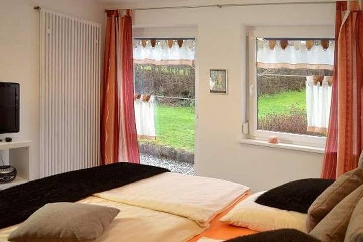 Ganze Wohnung, Ferienwohnung 2 Eg für 2 Personen 50 m2 - Ferienwohnungen Familie Fuss in Ochsenkopf, Bischofsgrün