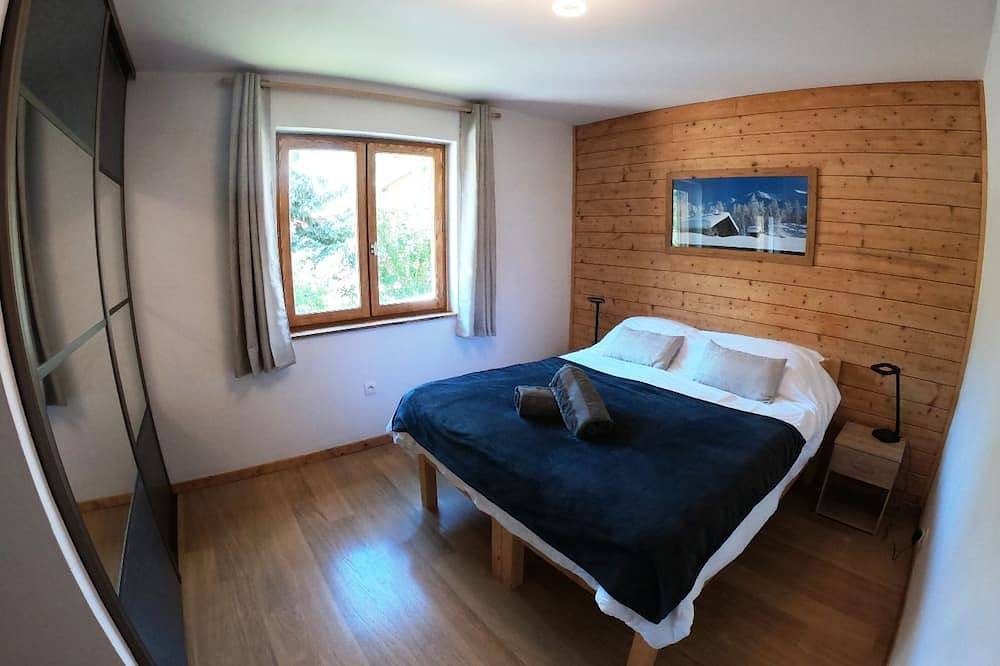 Superbe chalet au centre de Briançon - accessible à pied des remontées mécaniques Serre Chevalier 1200 in Briançon, Serre Chevalier