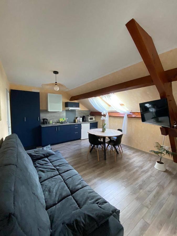 Appartement entier, One-Bedroom Apartment in Gelles, Parc naturel régional des Volcans d'Auvergne