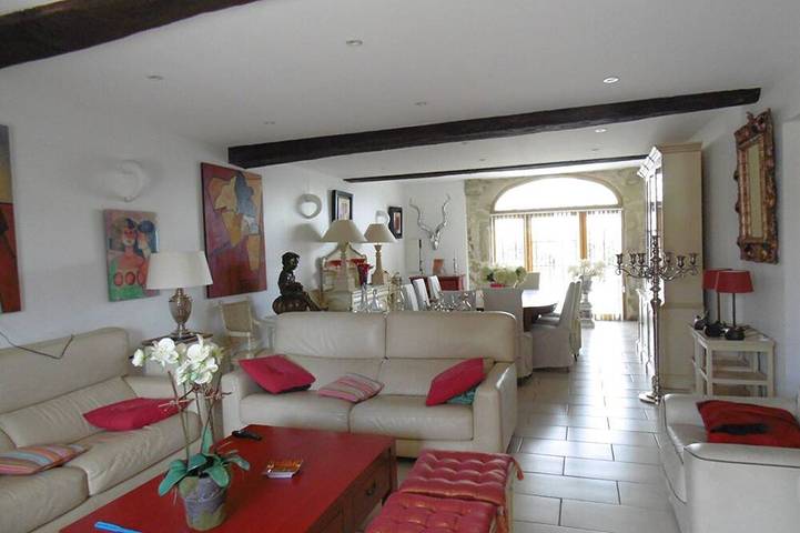 Location de vacances pour 8 personnes, avec jardin à Sainte-Marie-de-Gosse