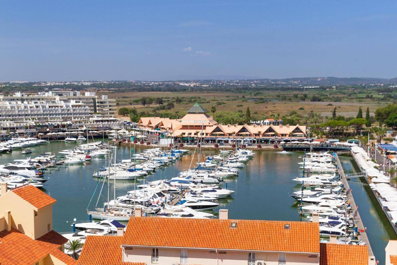 One-Bedroom Apartment with Balcony in Vilamoura, Quarteira
