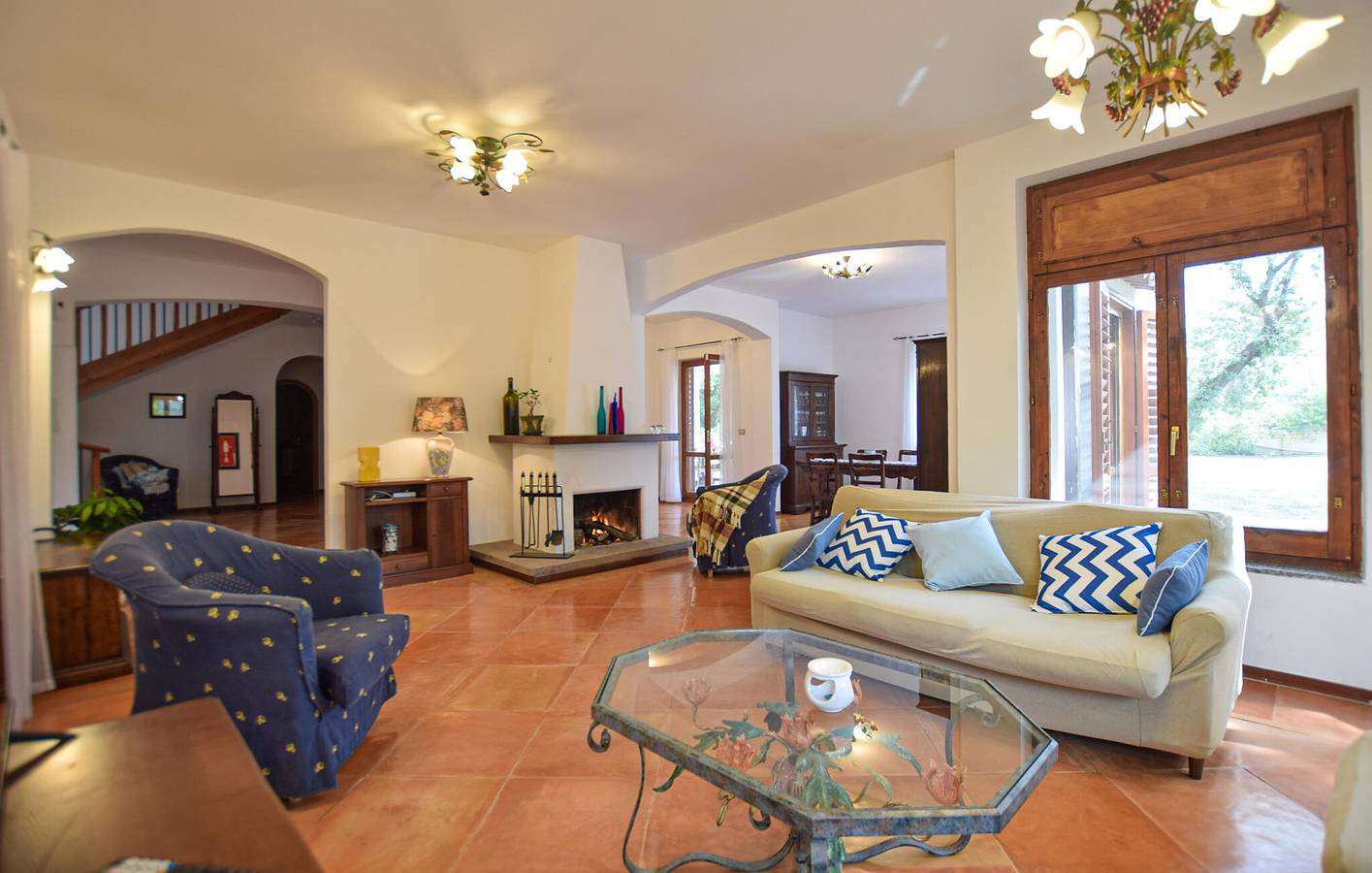 Appartamento di lusso con piscina, parcheggio e aria condizionata - 1,5 km dalla spiaggia in Santa Maria di Castellabate, Cilento