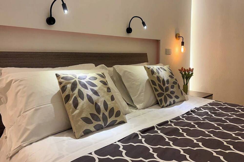 Villa Iris - Holiday Homes Mare Nostrum - In front of the beach and Pool in Piana Calzata, Provincie Palermo
