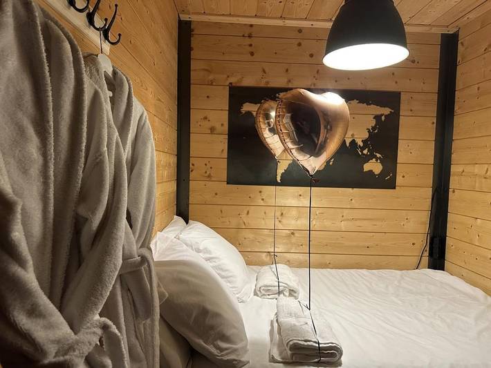 Location de vacances pour 4 personnes, avec terrasse et jacuzzi à Saint-Laurent-d'Andenay - 2