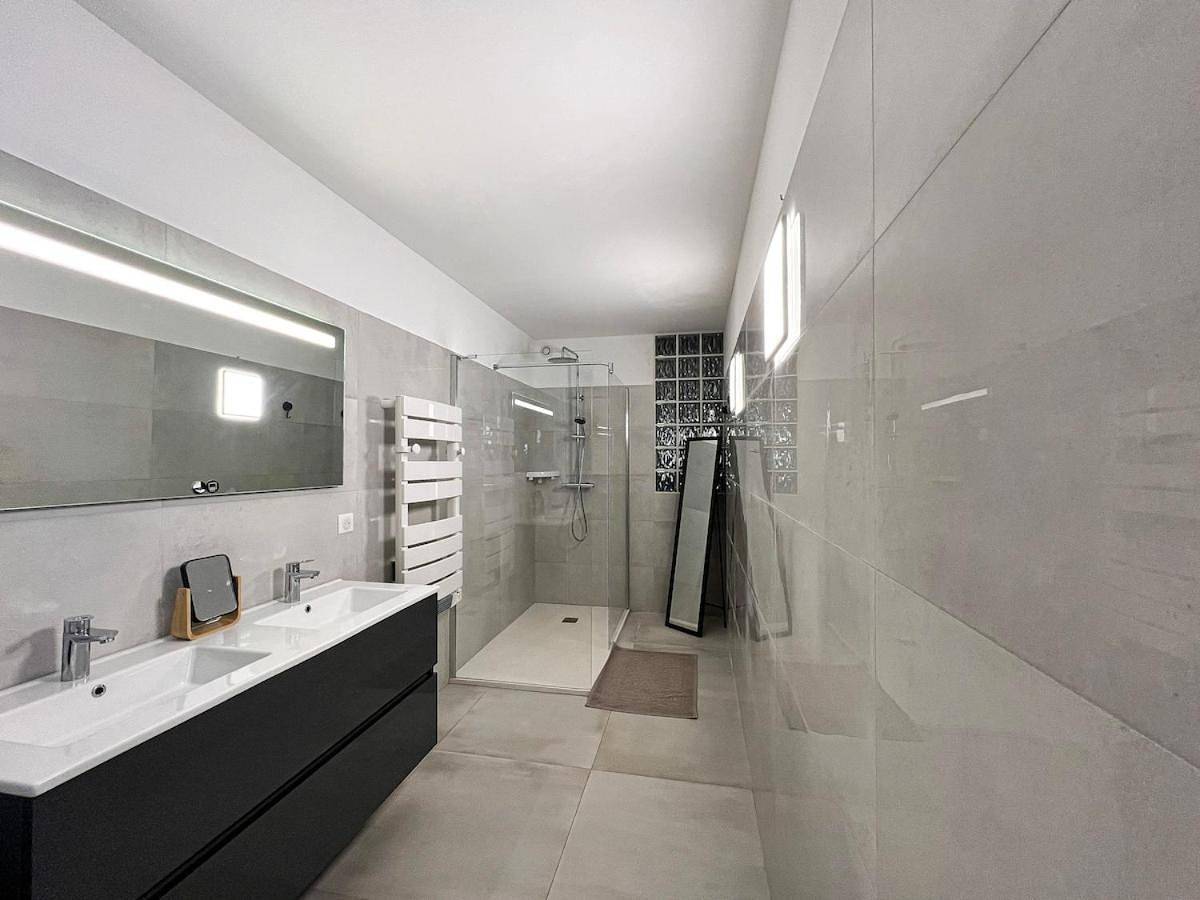 Appartement entier, One-Bedroom Apartment in Alata, Région d'Ajaccio