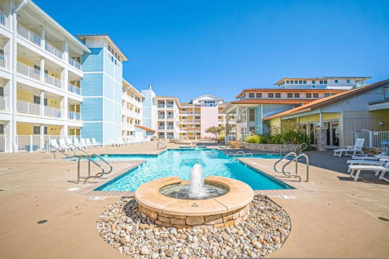 Geheel appartement, New Updated! Oceanfront / Pool / Beach / Fishing / Sanct 205 A in Sandbridge Beach, Sandbridge