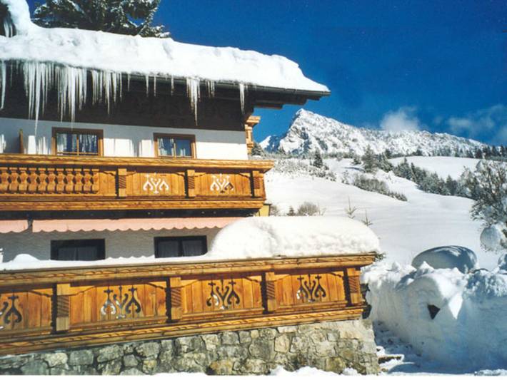 Bauernhof für 4 Personen, mit Balkon und Ausblick in Tannheimer Tal