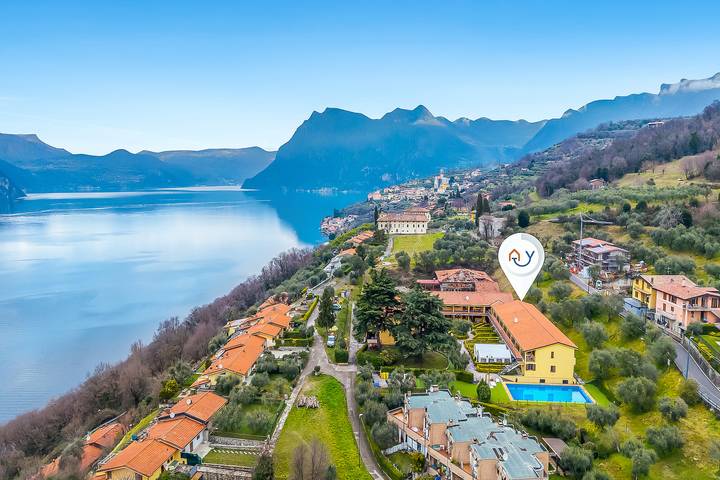 Gîte pour 4 personnes, avec piscine et balcon, adapté aux familles à Monte Isola