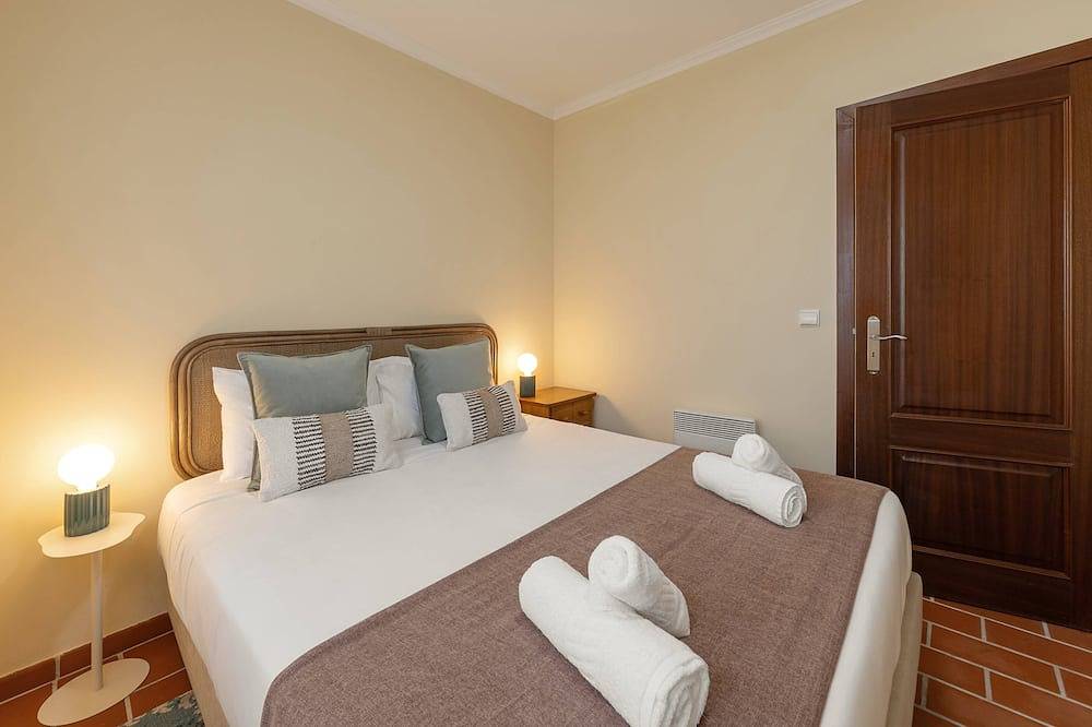 Jardim da Lagoa - Rustic Retreat in Vau, Leiria District