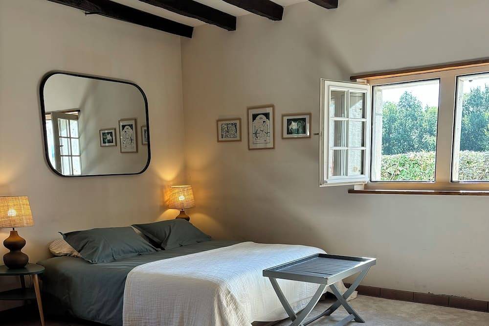 Basque house between land and sea in Briscous, Region de Bayona