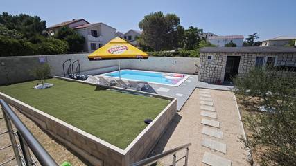 Villa für 8 Personen in Povljana, Pag, Bild 1