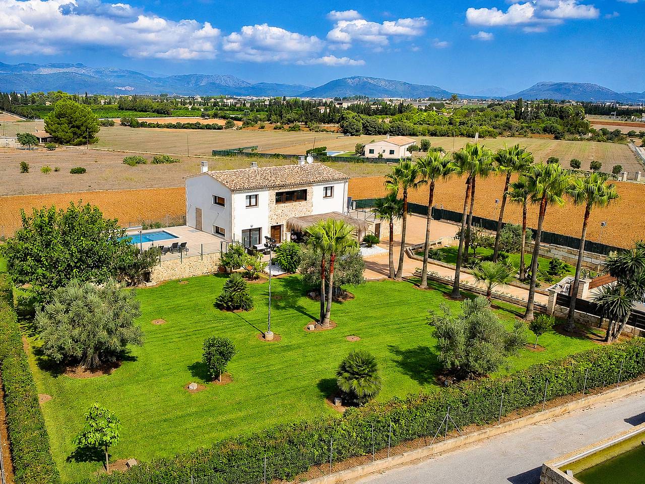 Villa Majestueuse à Muro pour 8 personnes avec jardin et piscine privée in Muro, Majorque du Nord