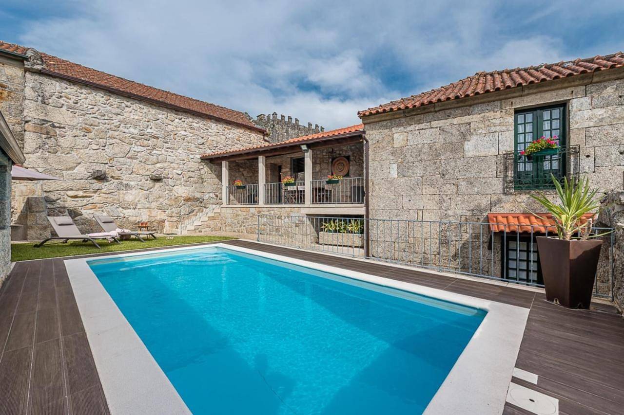 Private Nature Villa with Saltwater Pool in North Portugal in Abadim, Distrito de Braga