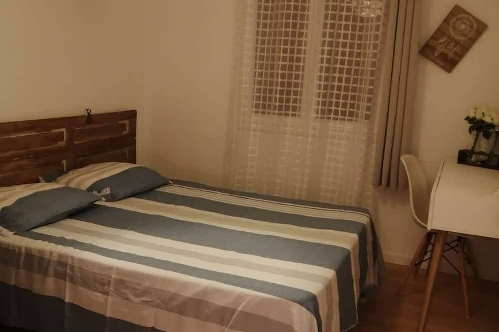 Haus inmitten der Natur mit außergewöhnlicher Aussicht in Velleron, Parc naturel régional du Mont-Ventoux