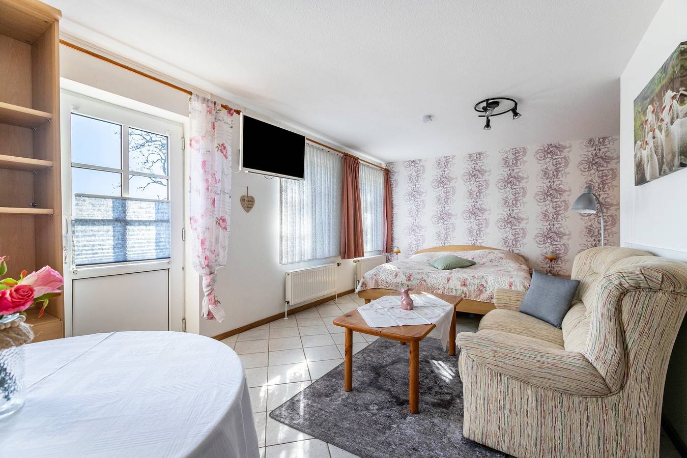 Ganze Wohnung, Ferienwohnung 'Fewo Heinke' mit privater Terrasse, privatem Garten und Wlan in Tilli (Perlworm), Pellworm