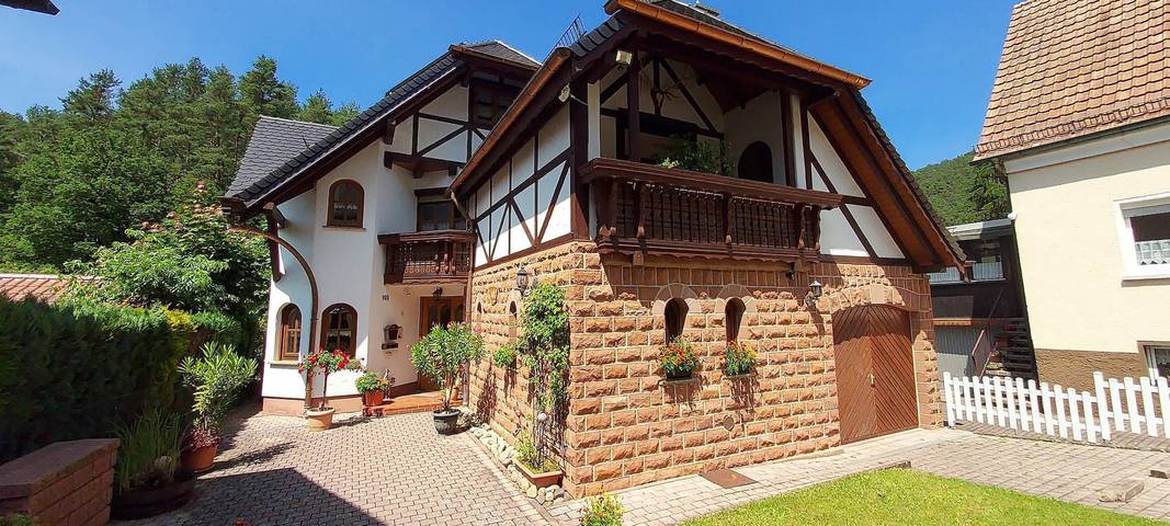 Ferienwohnung für 3 Personen, mit Terrasse und Garten in Erfweiler
