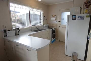 Villa for 4 Guests in Taupo, Waikato, Picture 4