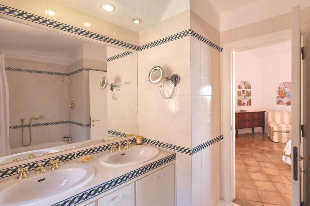 Villa at Cala di Volpe with sea view, private pool and 6 rooms in Cala di Volpe, Arzachena