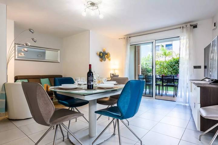 Appartement de vacances pour 4 personnes, avec jardin et piscine
