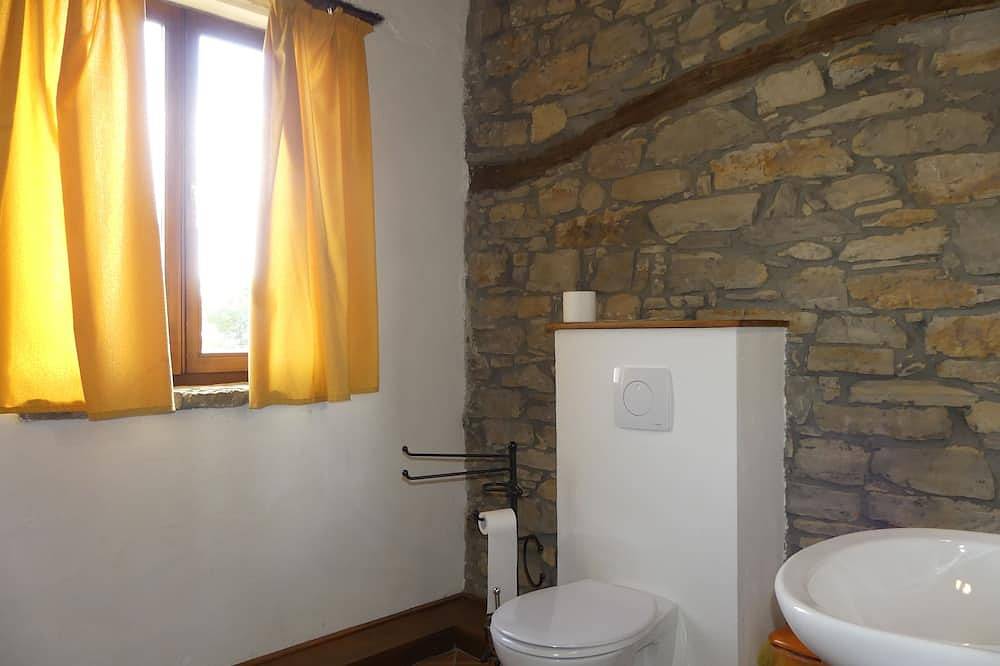 Belle maison de vacances confortable pour un couple ou une petite famille in Mombarcaro, Langhe