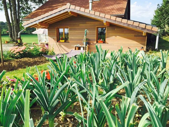 Location de vacances pour 5 personnes, avec vue et jardin à Orchamps-Vennes - 2