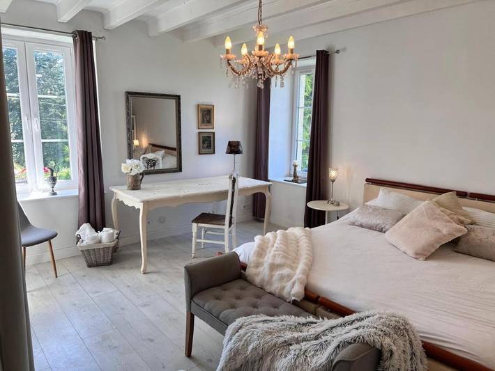 Cottage pour 8 personnes, avec jardin ainsi que jacuzzi et piscine à La Chapelle-Saint-Étienne