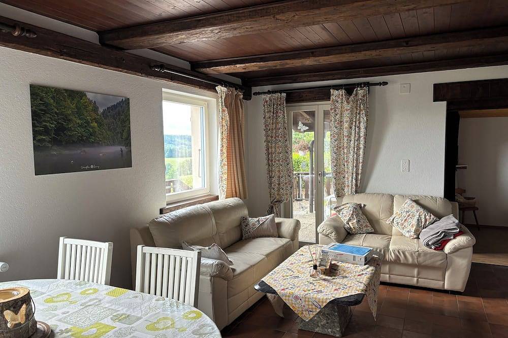 Chalet Tranquille au Milieu de la Nature Avec vue Époustouflante in Kanton Jura
