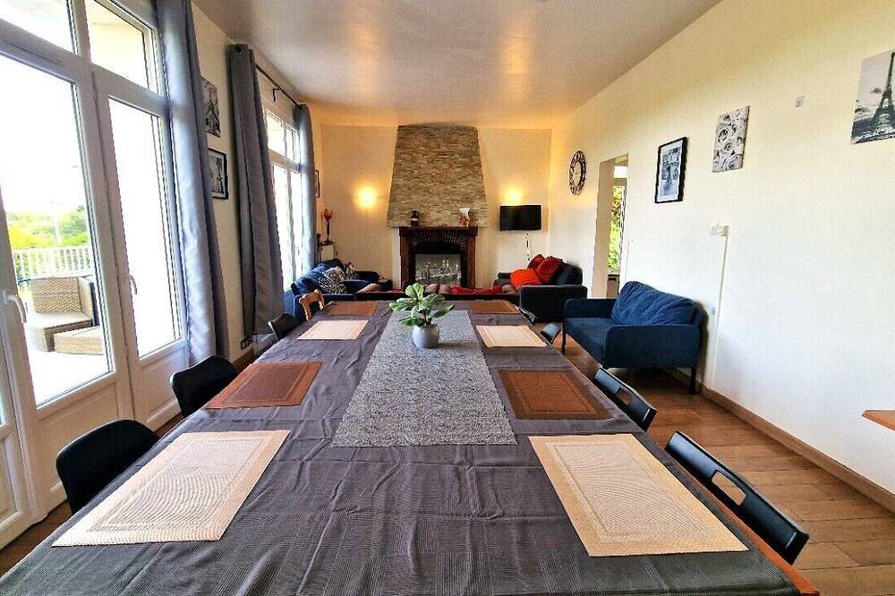 Entire apartment, Le Domaine de la loire Spa 13pers in Blois, Blois region