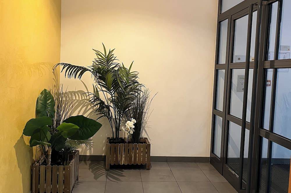 Entire apartment, . Beautiful 2-room apartment on the outskirts of Paris - near Stade de France in Saint-Denis, Seine-Saint-Denis