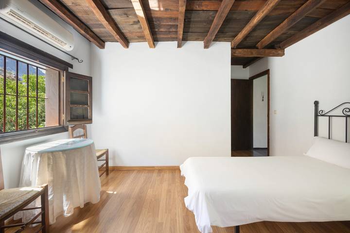 Hostal Posada El Parral – Private Pool and Restaurant in the Sierra de Cádiz in Benaocaz, White Villages
