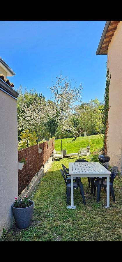 Appartement entier, Appartement lumineux et calme en rez-de-jardin in Castanet-Tolosan, Canal du Midi