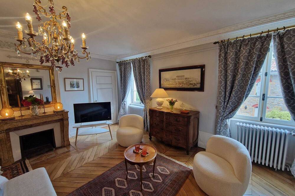 Domaine Des Franchises Bed and Breakfast - Beaujolais Pierres dorées in Denicé, Villefranche-sur-Saône region