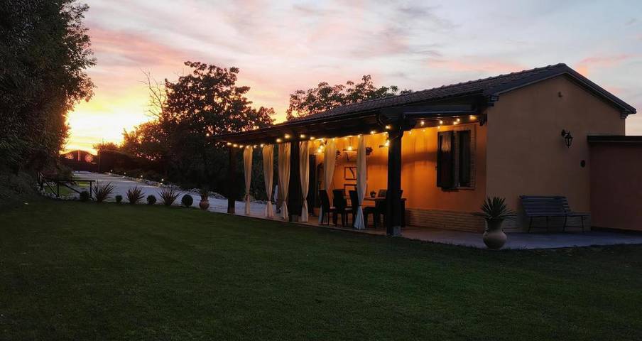 Casa vacanza per 4 persone, con Terrazza e Giardino nonché Panorama a Filottrano