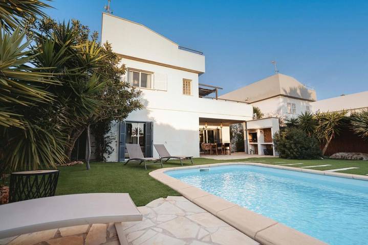 Villa für 6 Personen, mit Balkon und Terrasse sowie Garten und Pool in Es Trenc