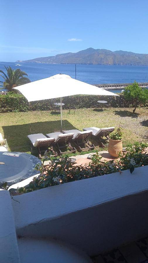 Chambre d’hôte pour 4 personnes, avec terrasse et jardin à Santa Marina Salina - 3