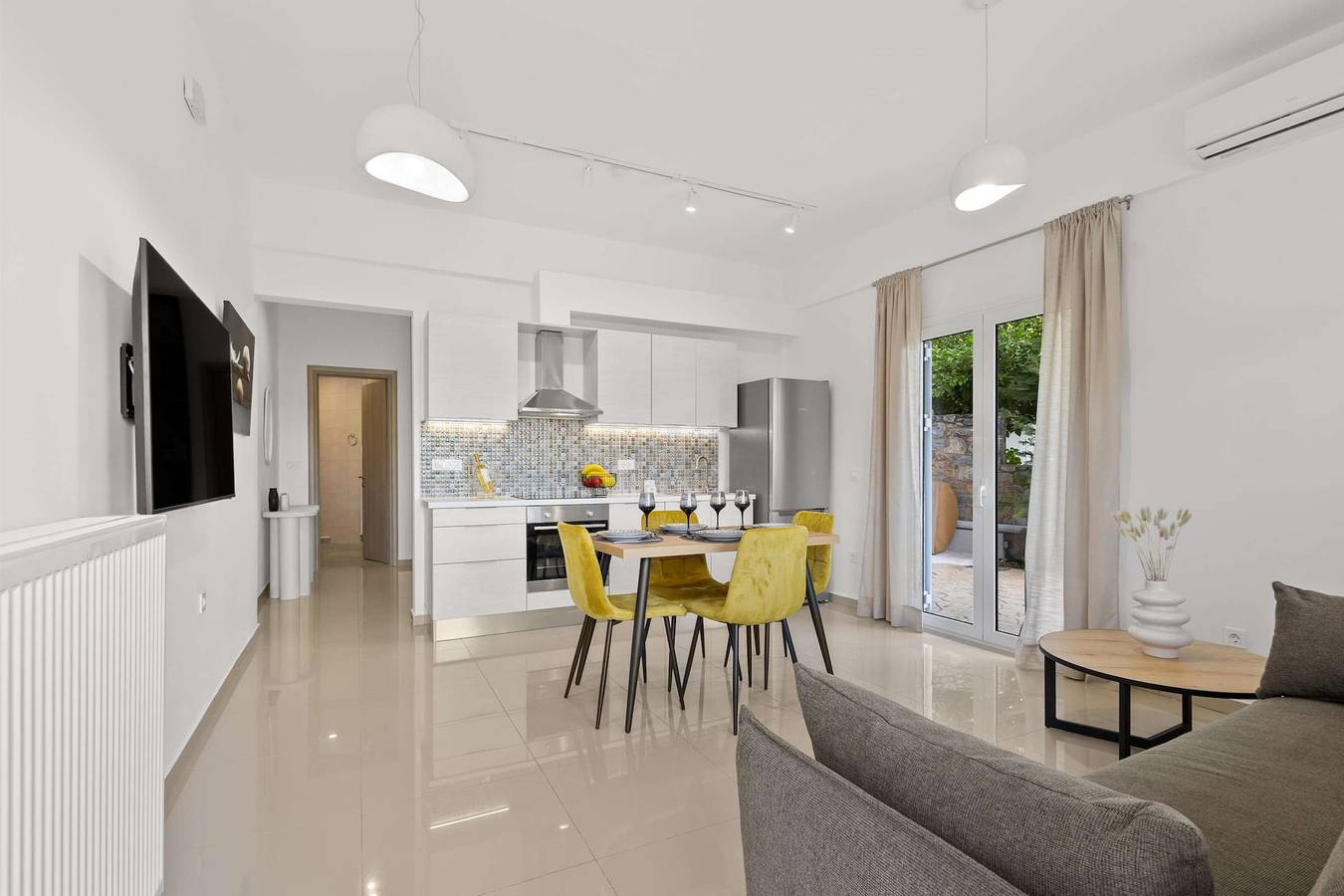 Geheel appartement, Vakantieappartement voor 3 personen met tuin in Daratsos, Chania en omgeving