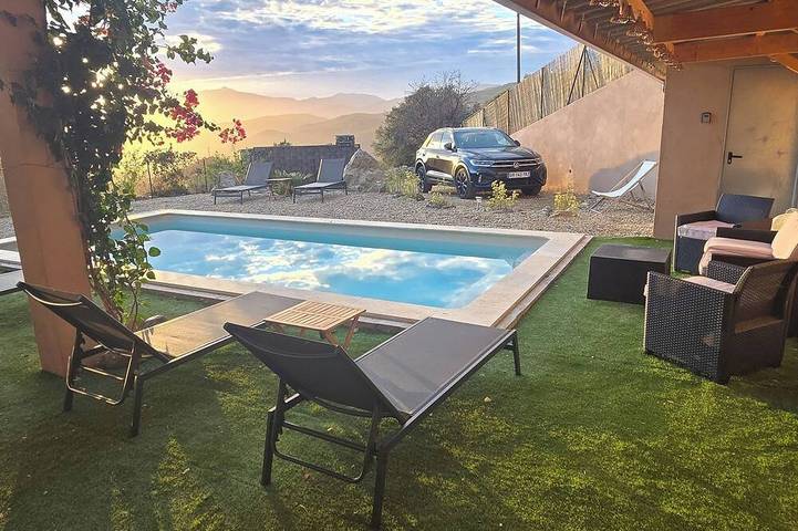 Location de vacances pour 4 personnes, avec jardin à Moltifao