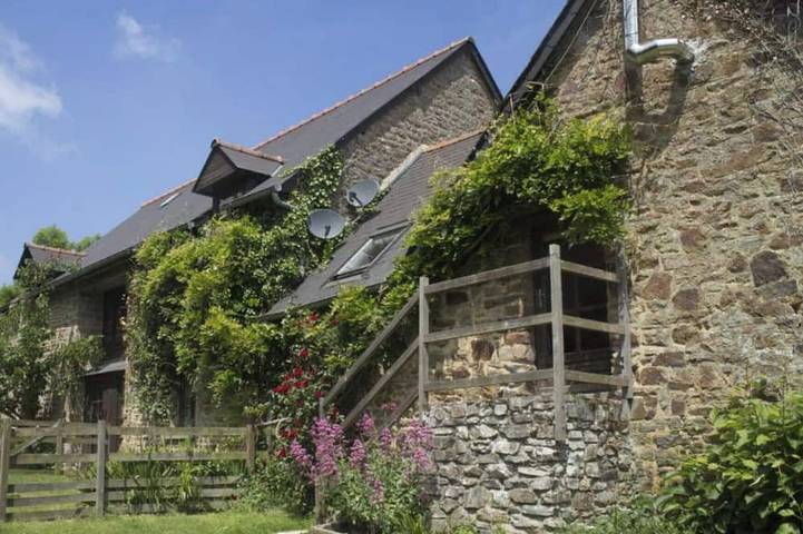 Gîte pour 9 personnes, avec jardin, animaux acceptés