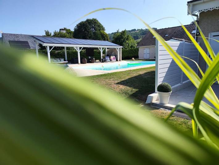 Chambre d’hôte pour 2 personnes, avec jardin ainsi que terrasse et piscine