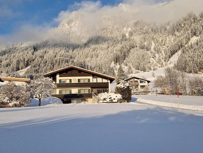 Ferienhaus für 6 Personen, mit Balkon und Terrasse sowie Garten in Wängle