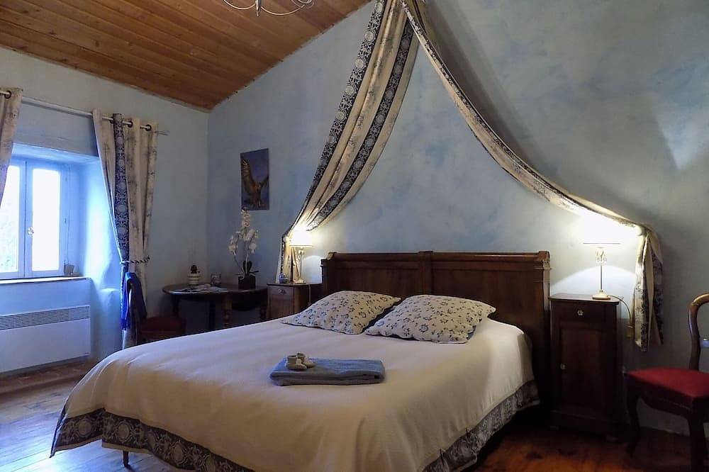 Charming residence with swimming pool in beautiful property in Castelnaudary, Carcassonne region