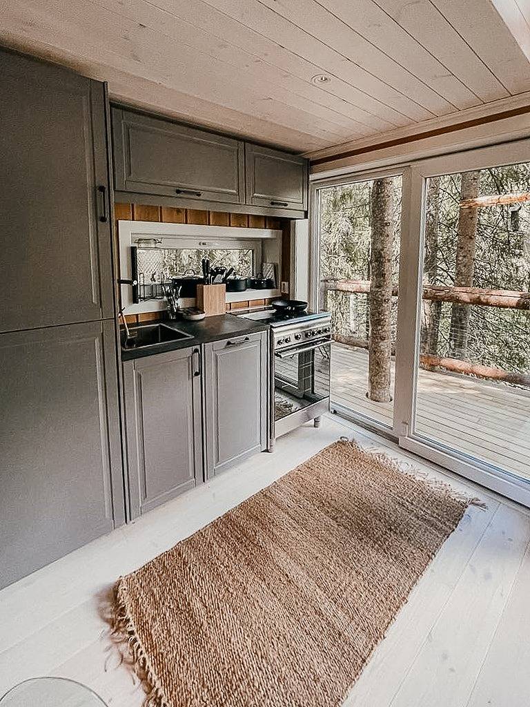 Einzigartige Baumkronenhütte im Wald in Lårdal in Tokke