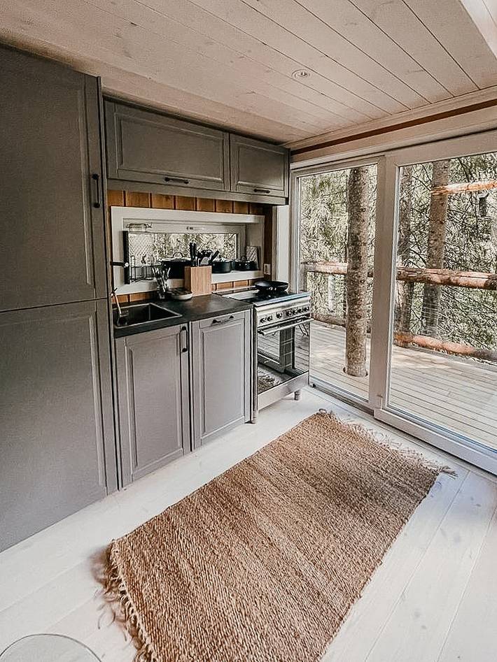 Einzigartige Baumkronenhütte im Wald in Lårdal in Tokke