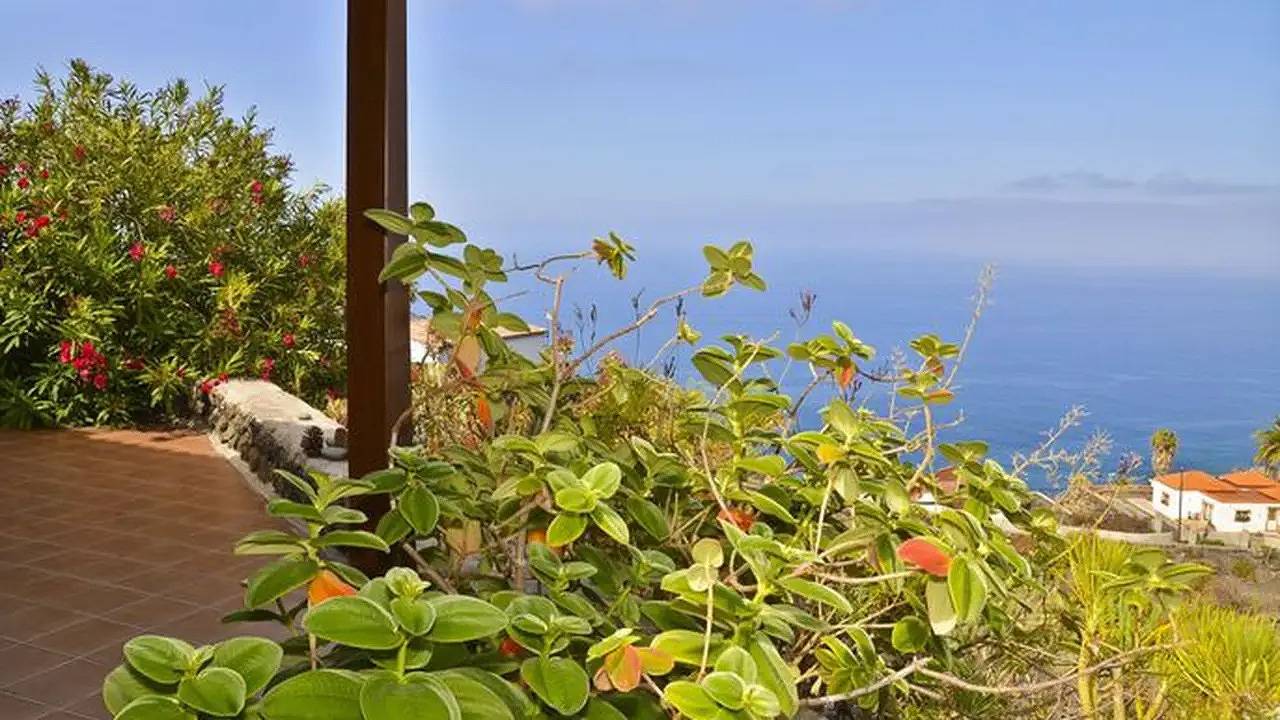 Apartamento vacacional entero, Apartamento de vacaciones para 2 personas con jardín in Puerto Naos, Los Llanos de Aridane