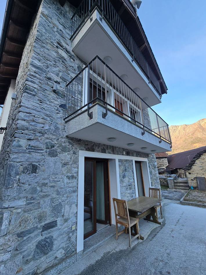 Ferienhaus für 3 Personen, mit Balkon und Terrasse sowie Garten und Sauna in Centovalli
