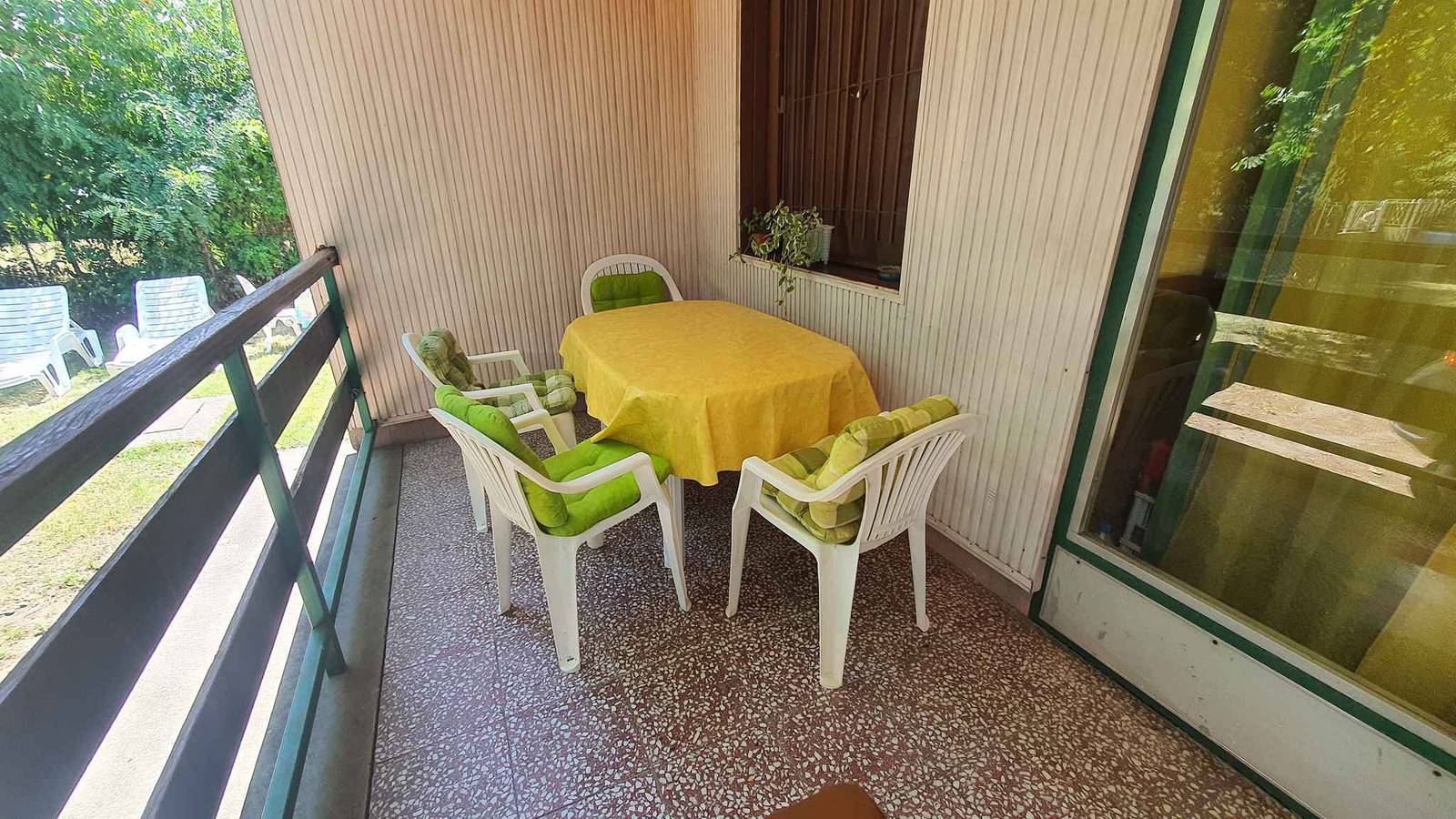 Ferienhaus in einem beliebten Gegend von Szántód mit Internet  in Szantod, Plattensee Südufer