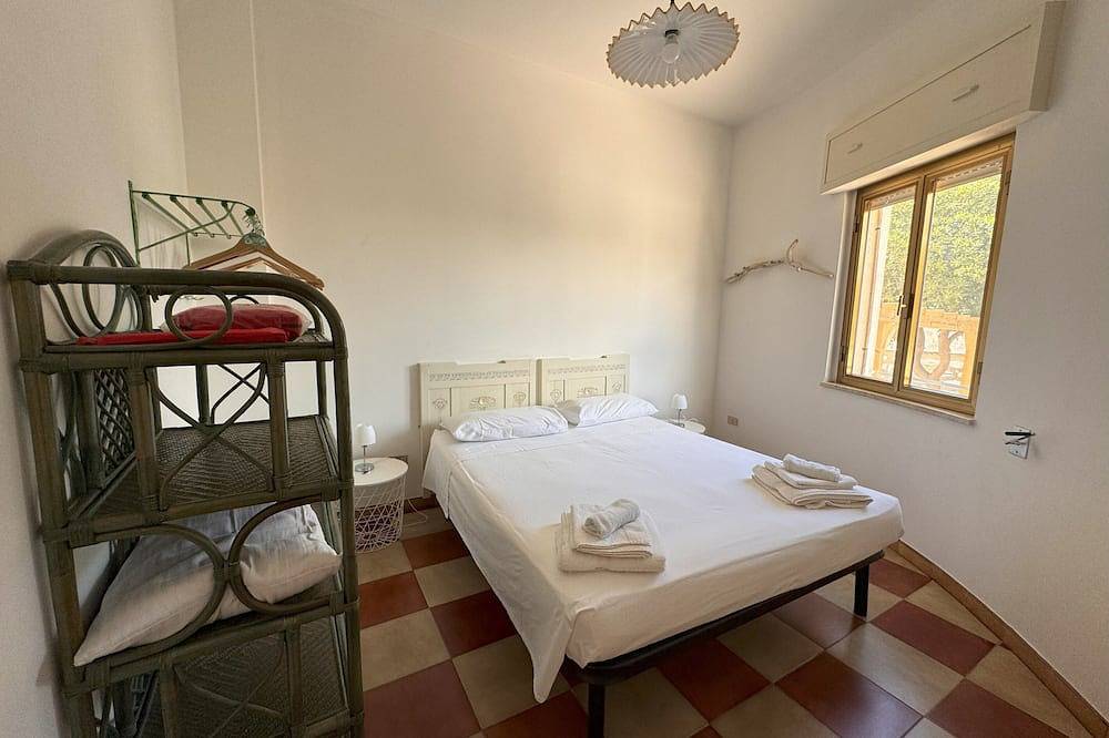 Ganze Wohnung, Villa Odetta - app. West, an oasis in the Salento sea between two nature reserves in Manduria, Golf von Tarent