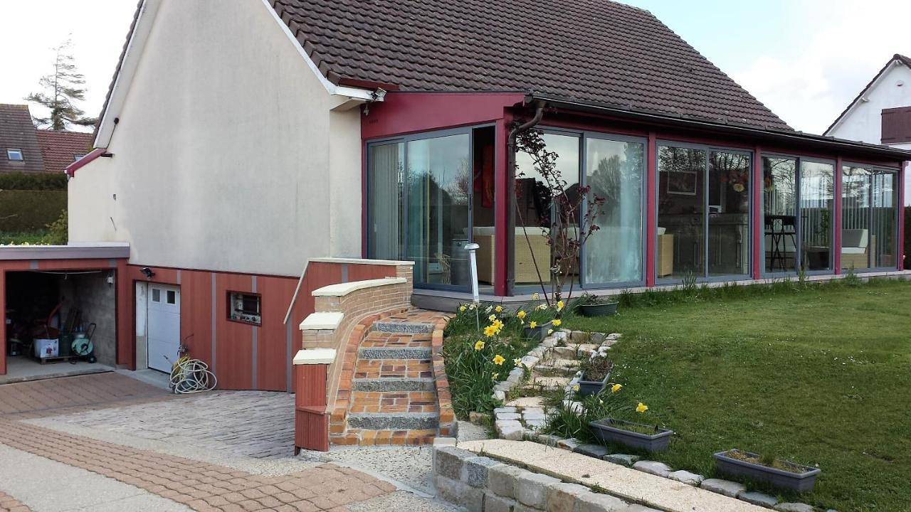 Appartement de vacances entier, 3 chambres privées dans un jardin d'hiver, garage voiture, vélos, motos in Tourville-sur-Arques, Région de Dieppe