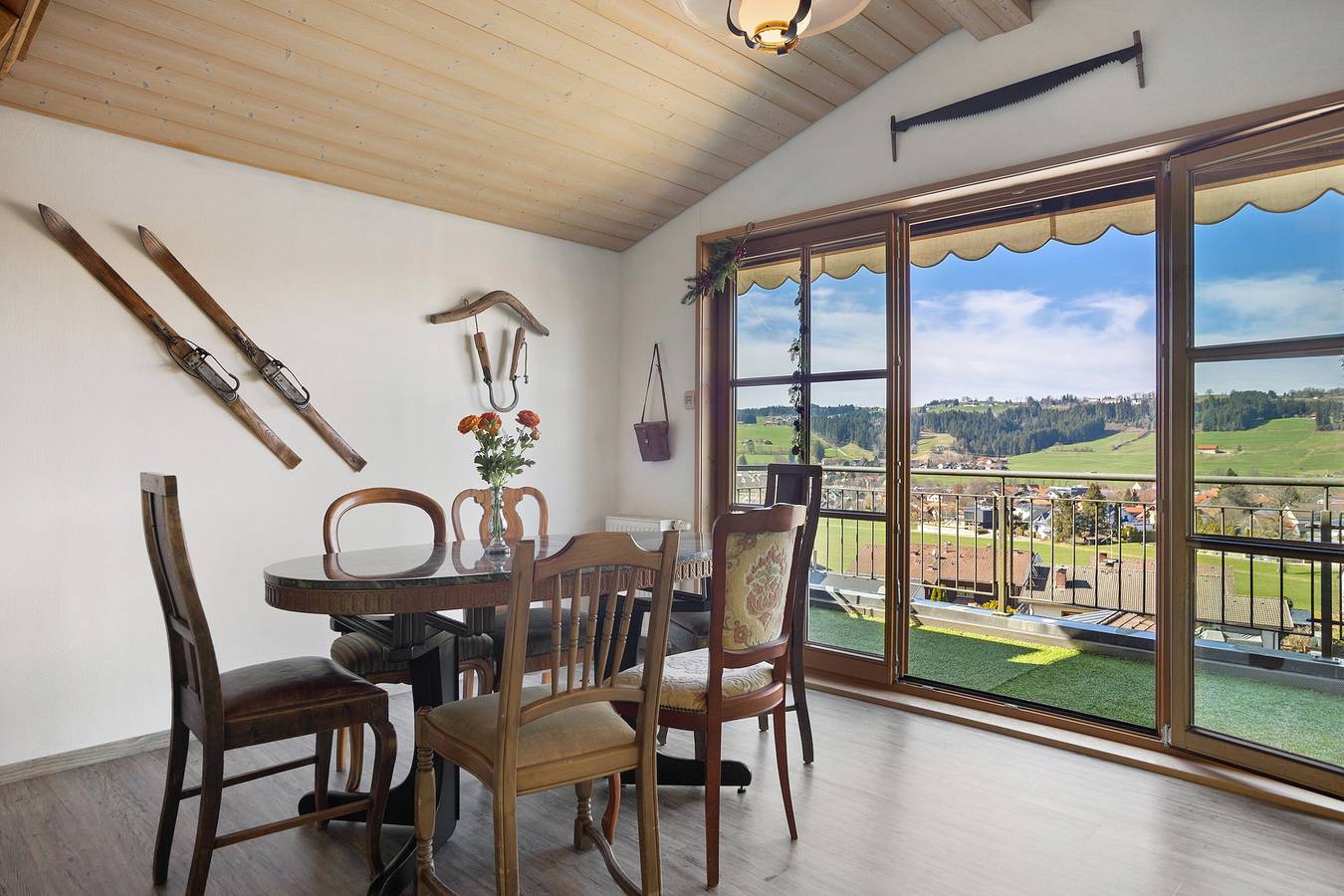 Appartement entier, Appartement « Weitsicht » avec vue sur la montagne, terrasse privée et Wi-Fi in Weiler-Simmerberg, Souabe (Bavière)