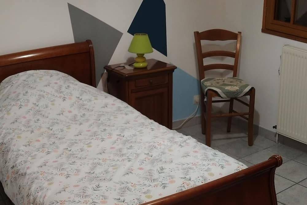 Summer rental Villa & pool Lons le Saunier in Courlans, Jura